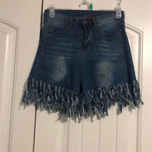 Jean shorts with ruffles at the bottom